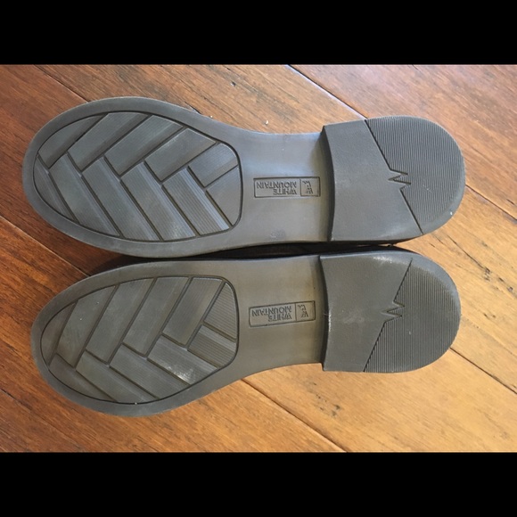 White Mountain Loafers size 6M - Picture 4 of 4